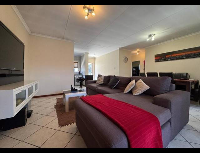 2 BEDROOM SECTIONAL TITLE FOR SALE IN MEYERSDAL